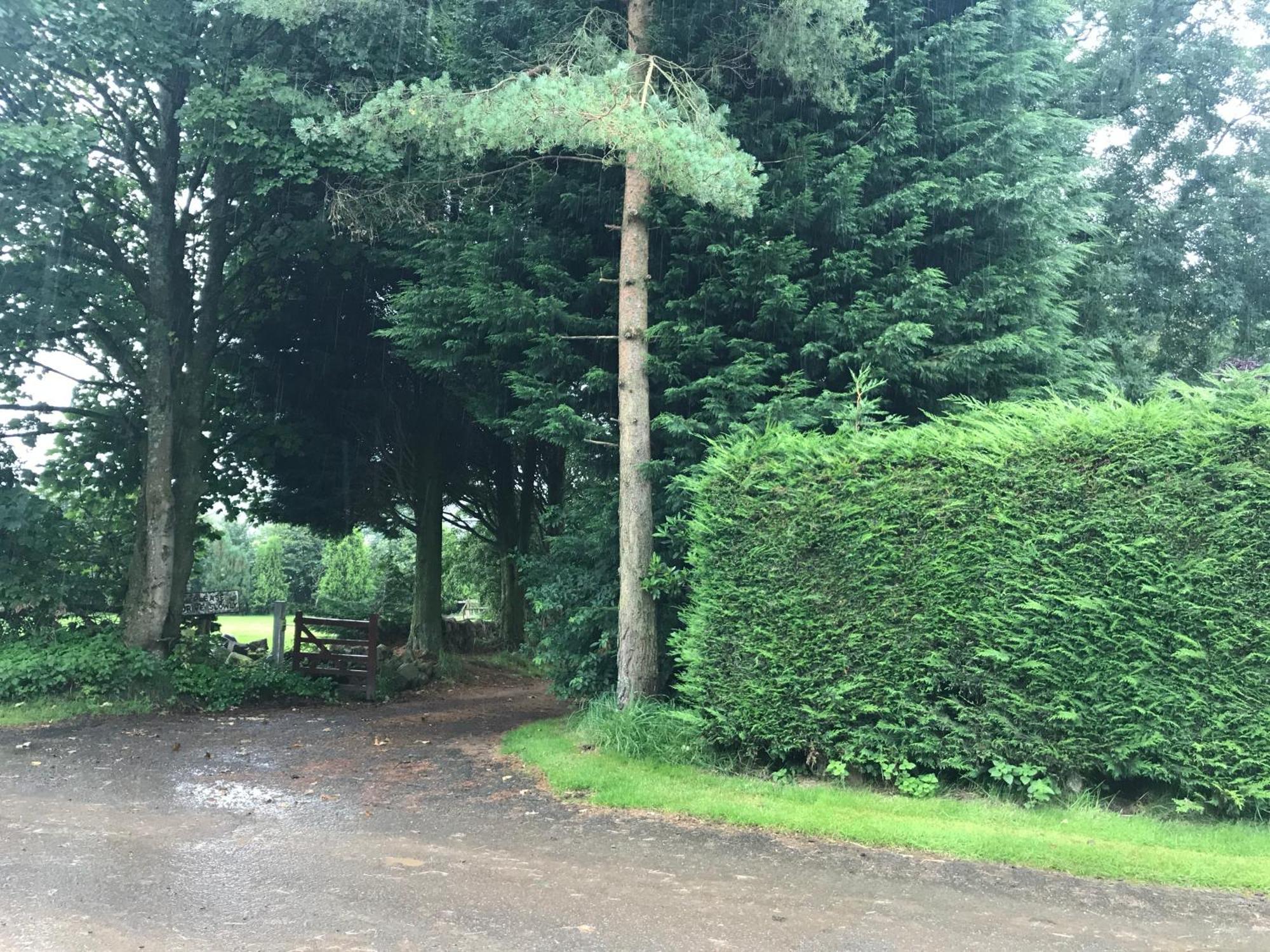 The Stables Near Glasgow Balmore Екстериор снимка