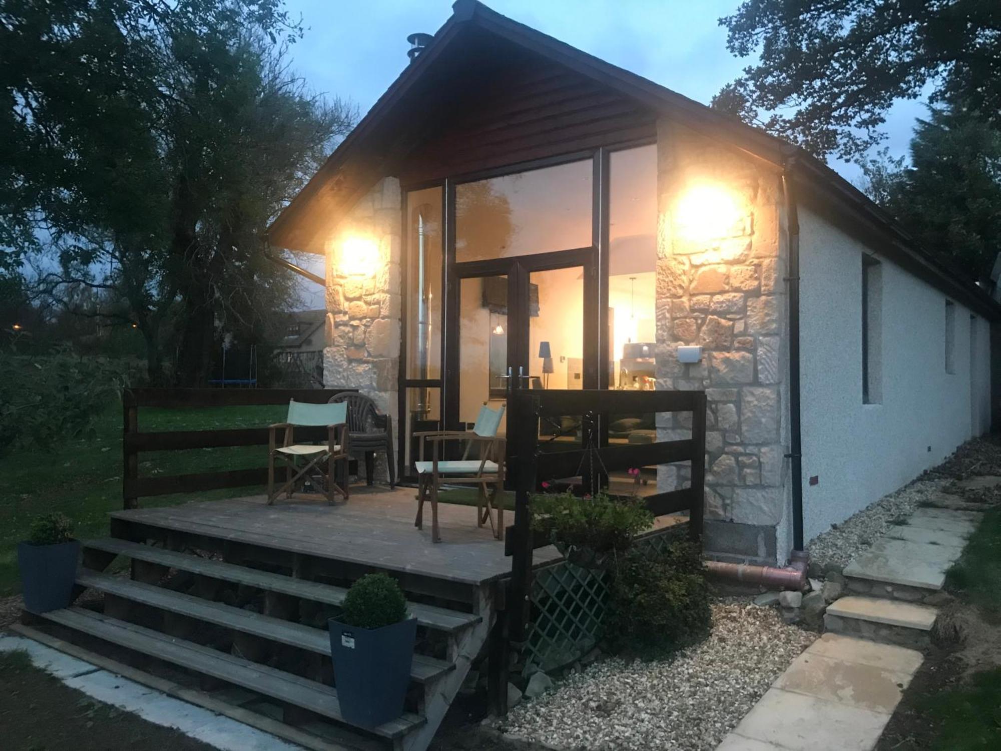 The Stables Near Glasgow Balmore Екстериор снимка
